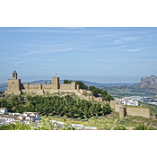 La Alcazaba de Antequera es una estructura permanente. Ha sido diseñada para no variar su forma ni su ubicación. Imagen de Makalu en Pixabay